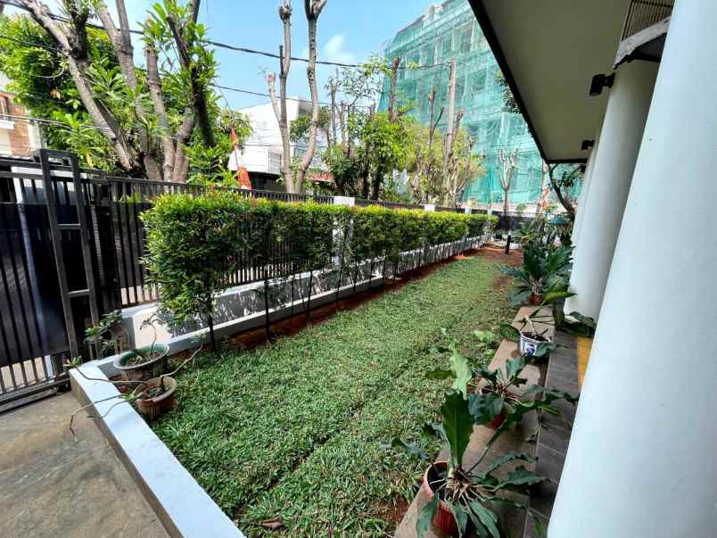 dijual rumah jl karang tengah raya