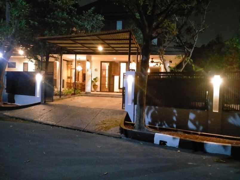 dijual rumah jl karang tengah raya