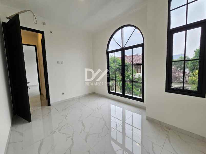 dijual rumah jl kasuari bintaro