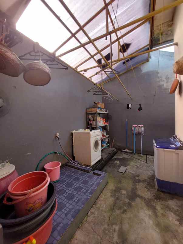 dijual rumah jl kelapa srengseng sawah