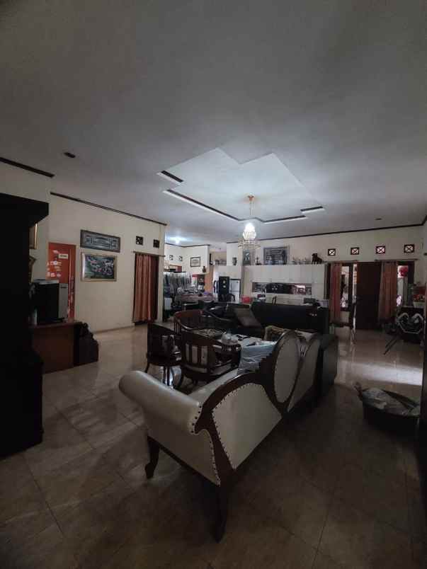 dijual rumah jl kelapa srengseng sawah