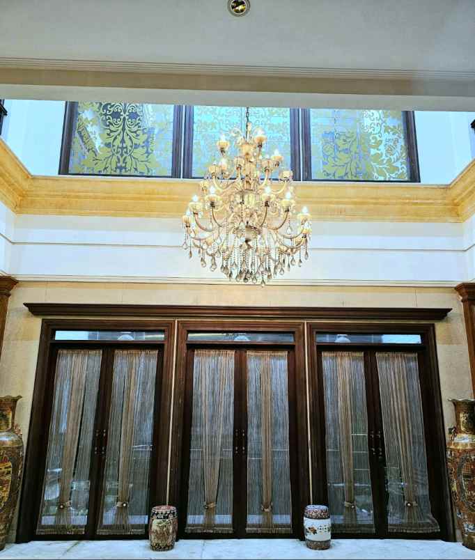 dijual rumah jl kiaracondong