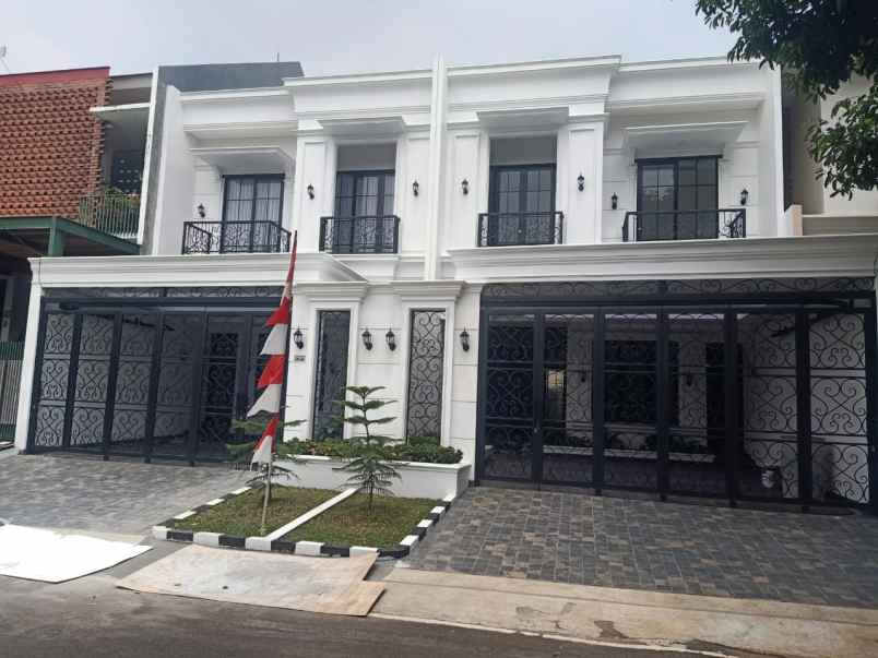 dijual rumah jl komplek perumahan
