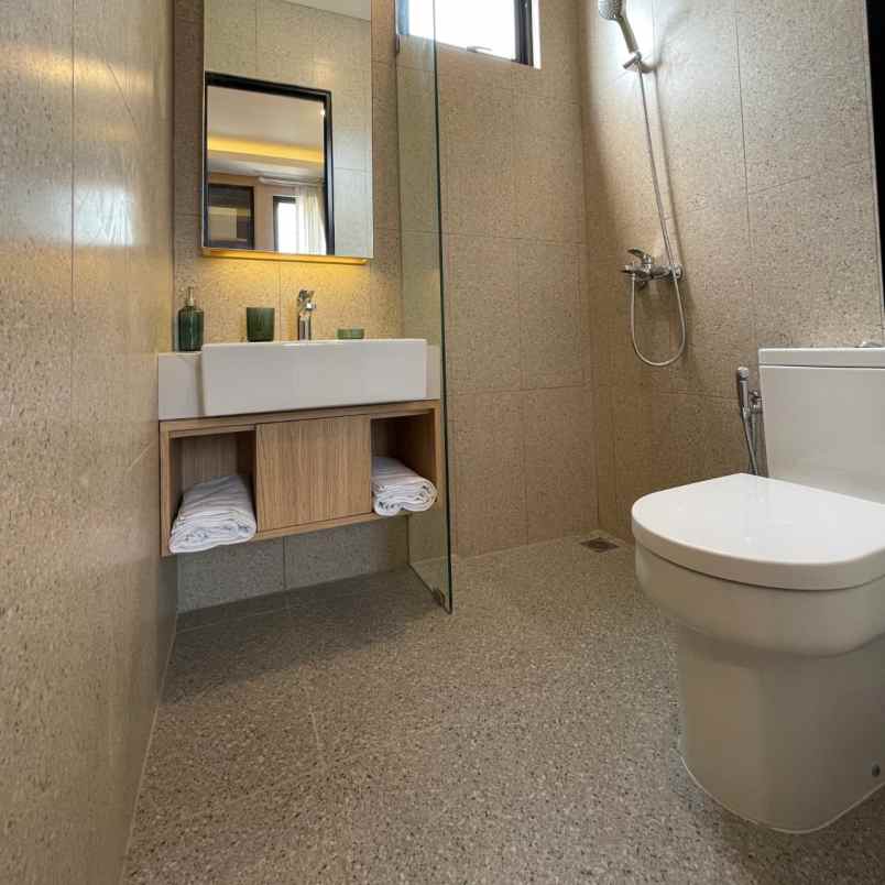 dijual rumah jl lingkar selatan