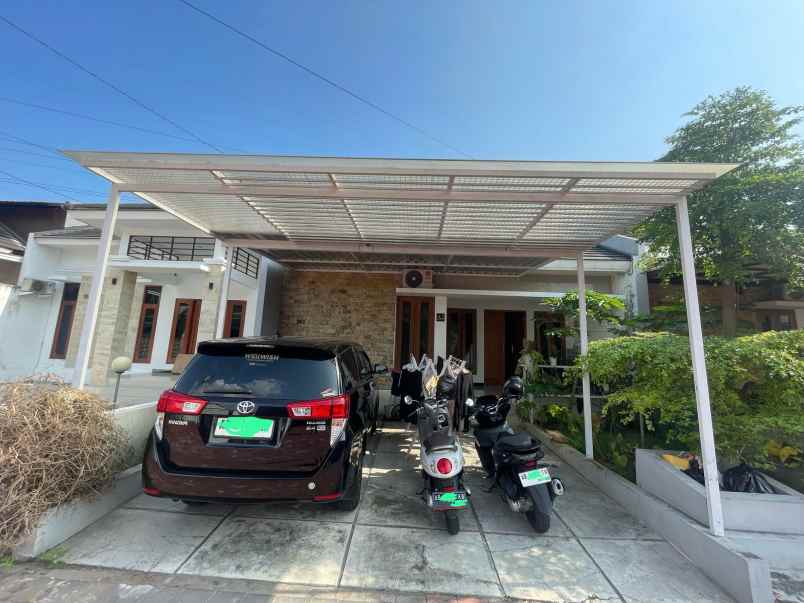 dijual rumah jl parangtritis sewon