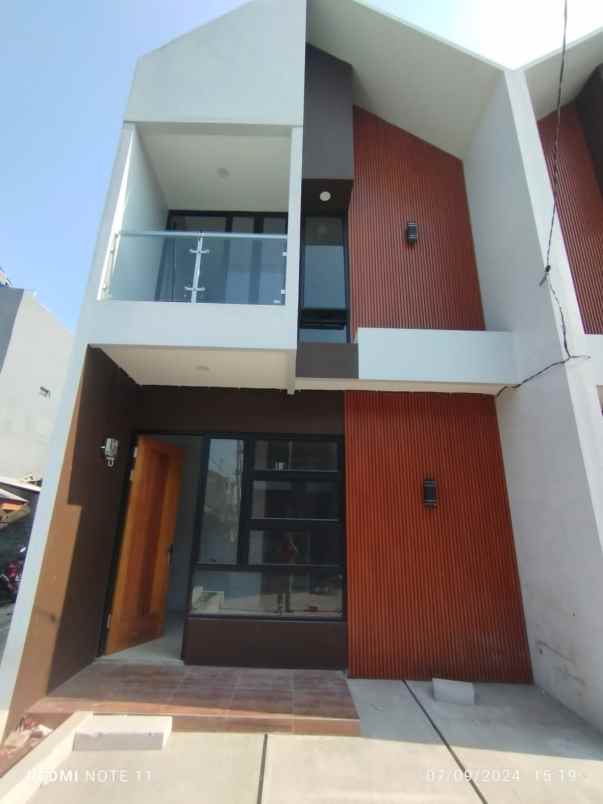 dijual rumah jl pondok kelapa duren