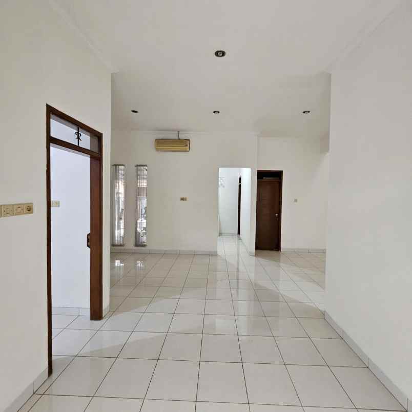 dijual rumah jl pondok kelapa duren