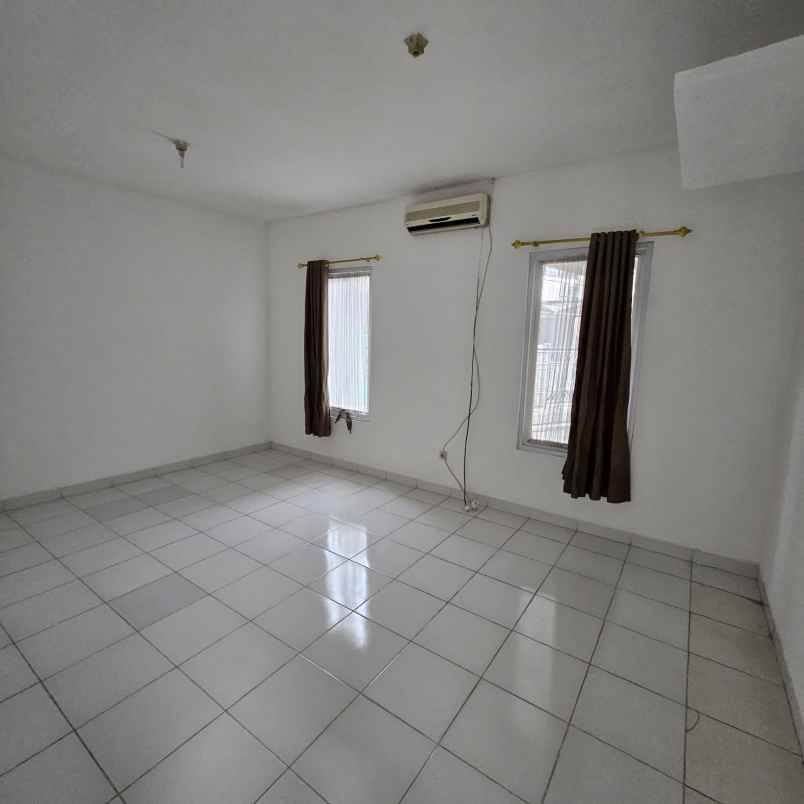 dijual rumah jl pondok kelapa duren