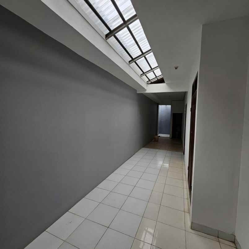 dijual rumah jl pondok kelapa duren