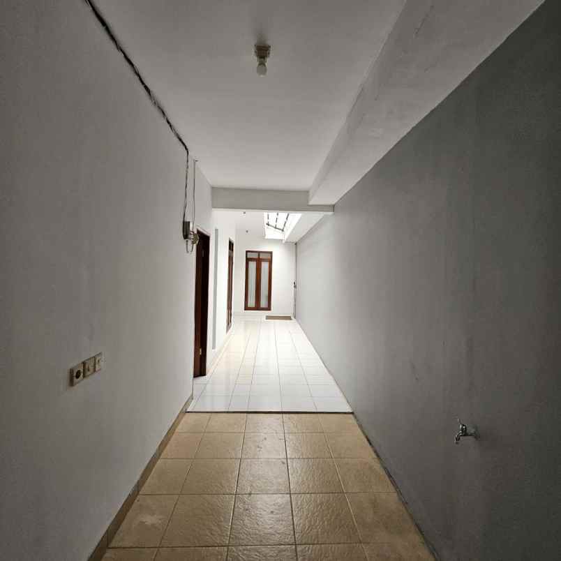 dijual rumah jl pondok kelapa duren