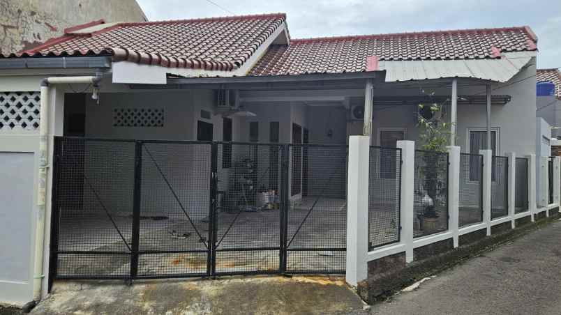 dijual rumah jl pondok kelapa duren