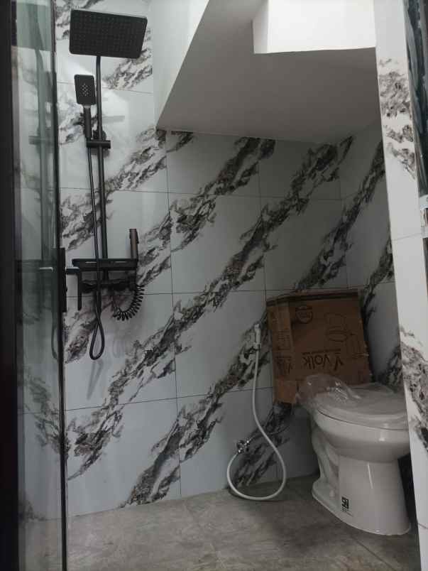 dijual rumah jl raya kalimalang duren