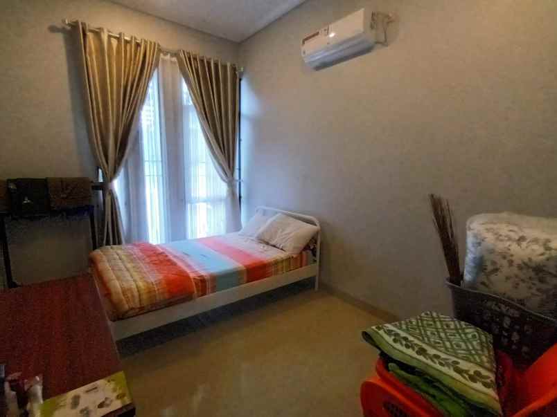 dijual rumah jl sariasih sarijadi sayap