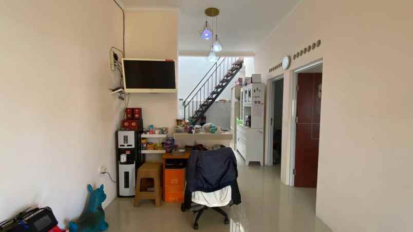 dijual rumah jl sasak batu jatihandap