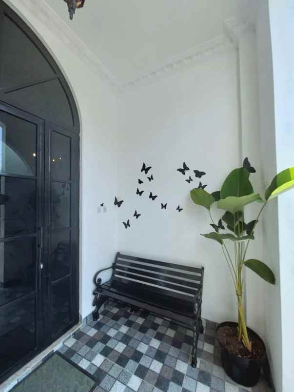 dijual rumah jl sayap gegerkalong