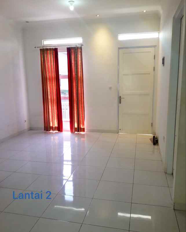 dijual rumah jl sepakbola arcamanik