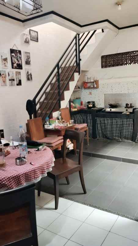 dijual rumah jl tulip bumi adipura