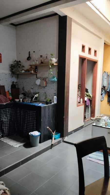 dijual rumah jl tulip bumi adipura