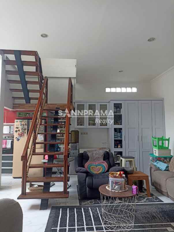 dijual rumah jln raya sukmajaya depok