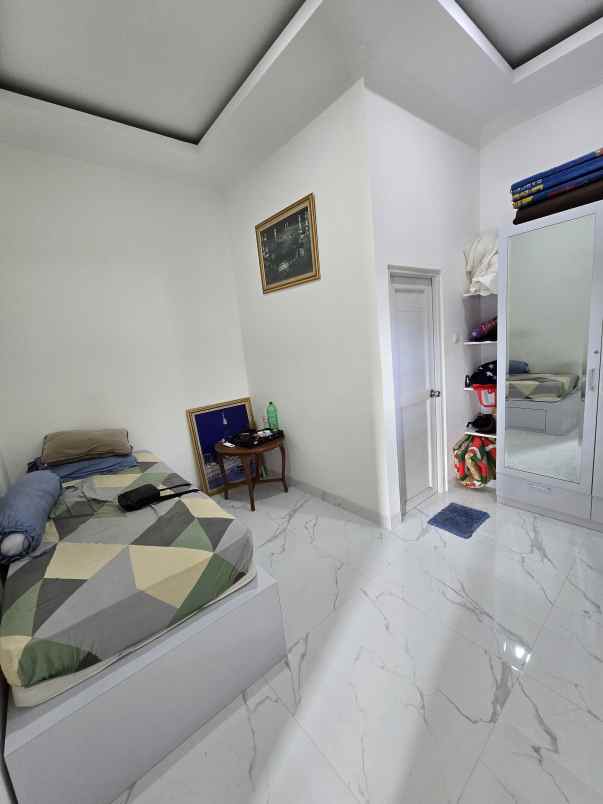 dijual rumah jln swadaya rawadomba