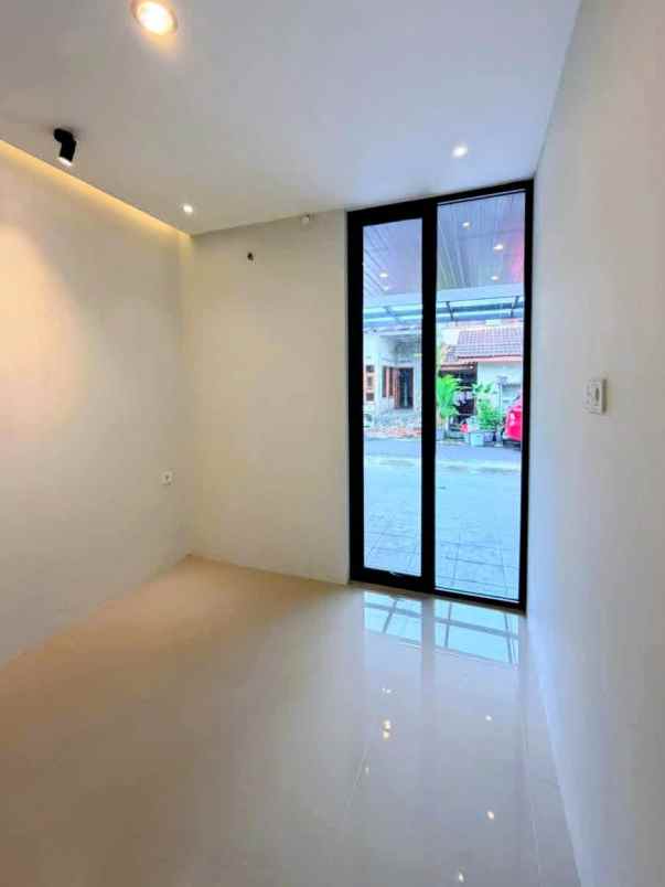 dijual rumah kaliurang km 14