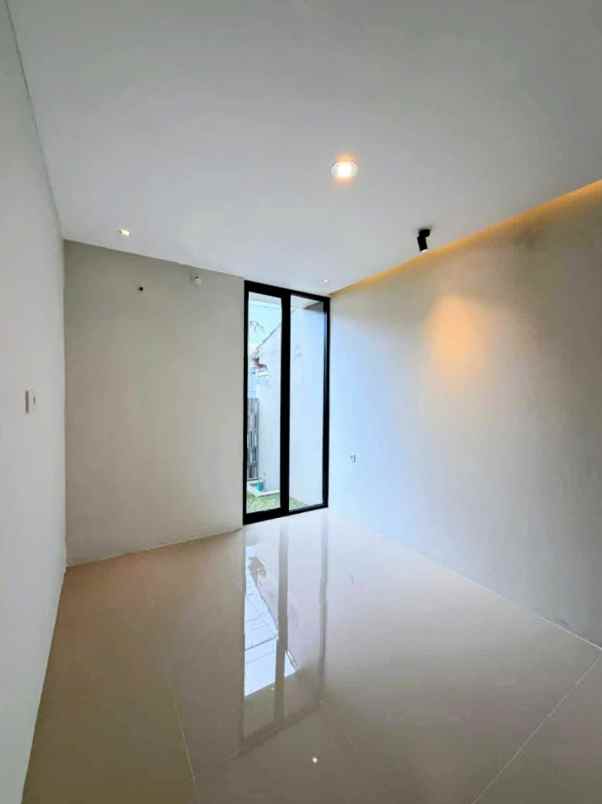 dijual rumah kaliurang km 14