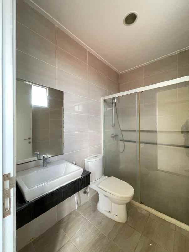 dijual rumah karang tengah lebak bulus