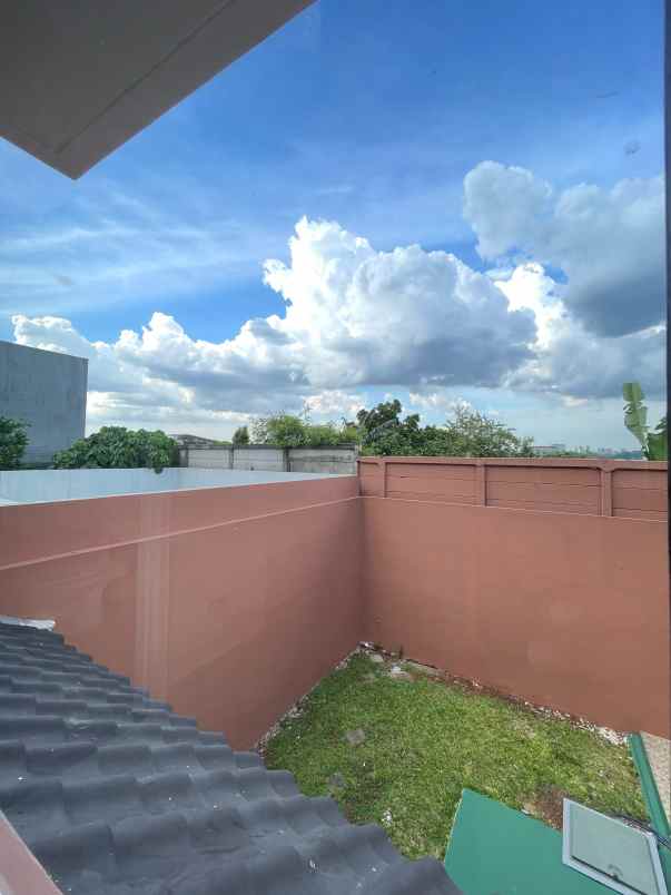 dijual rumah karang tengah lebak bulus