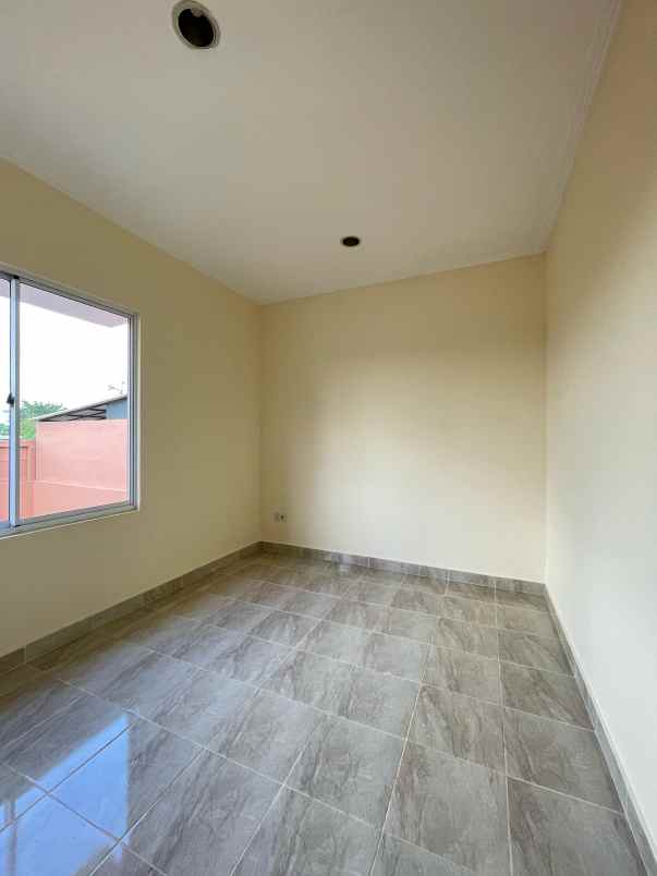 dijual rumah karang tengah lebak bulus