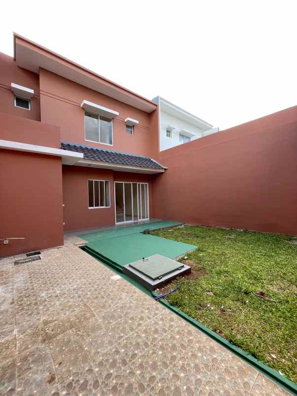 dijual rumah karang tengah lebak bulus