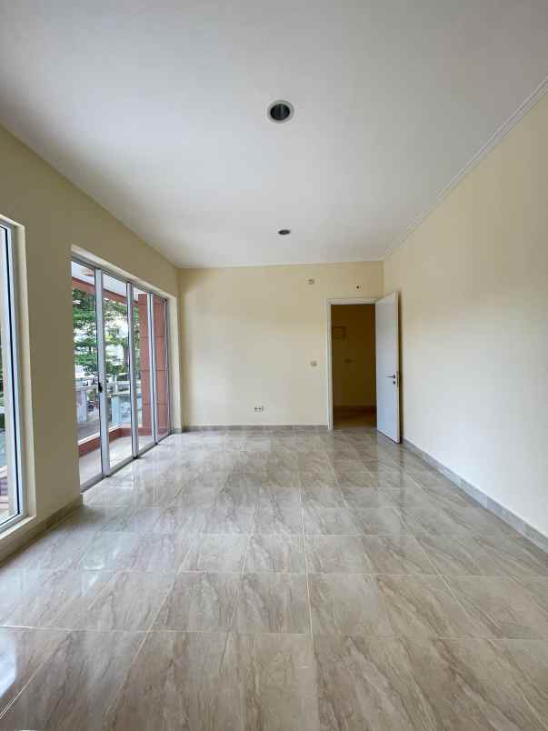 dijual rumah karang tengah lebak bulus