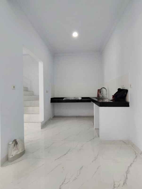 dijual rumah kav dki pondok kelapa jaktim