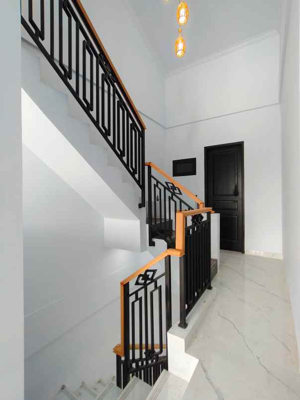 dijual rumah kav dki pondok kelapa jaktim