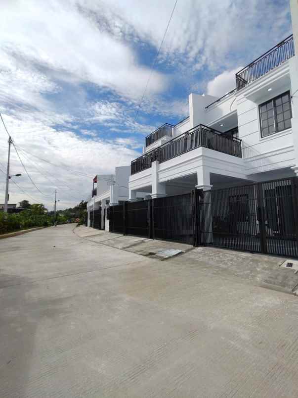 dijual rumah kav dki pondok kelapa jaktim