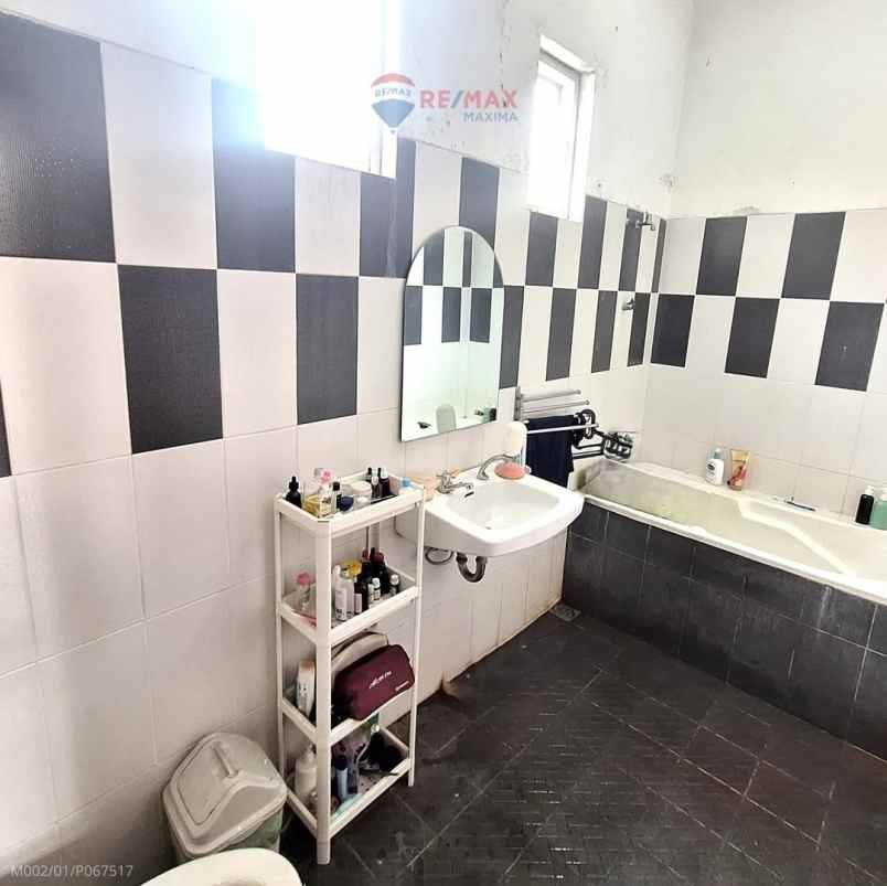 dijual rumah kebayoran baru