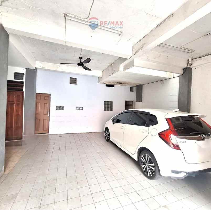 dijual rumah kebayoran baru