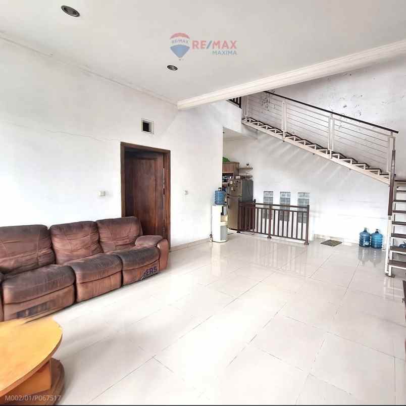 dijual rumah kebayoran baru