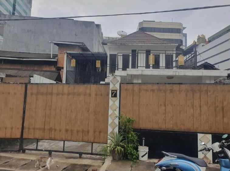 dijual rumah kebon sirih barat i kebon