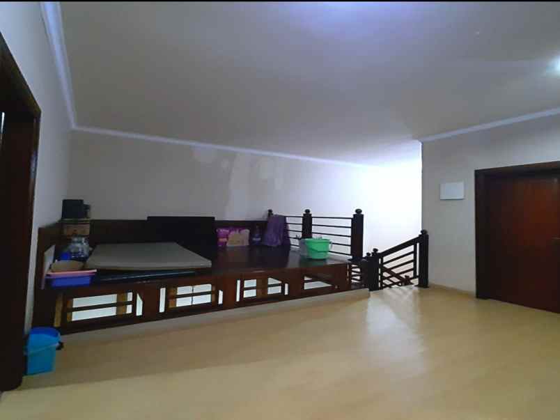 dijual rumah kenari golf bukit golf