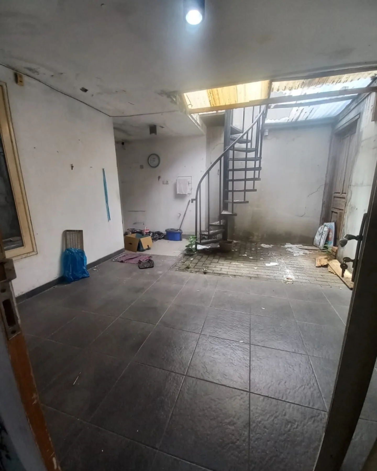 dijual rumah ketintang sarmada