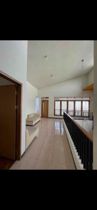 dijual rumah komplek grand permata