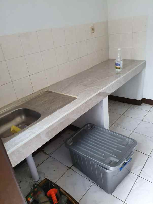 dijual rumah komplek pratista barat