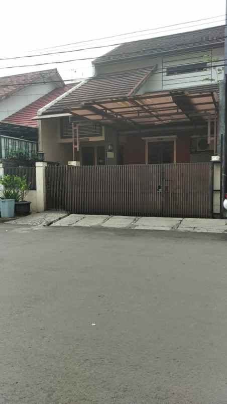 dijual rumah komplek puri dago antapani