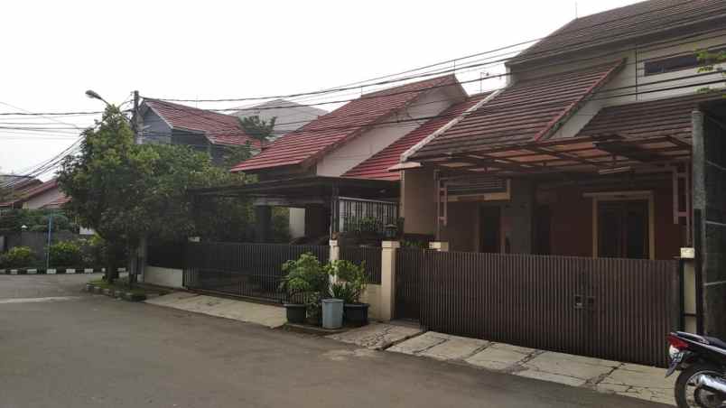 dijual rumah komplek puri dago antapani