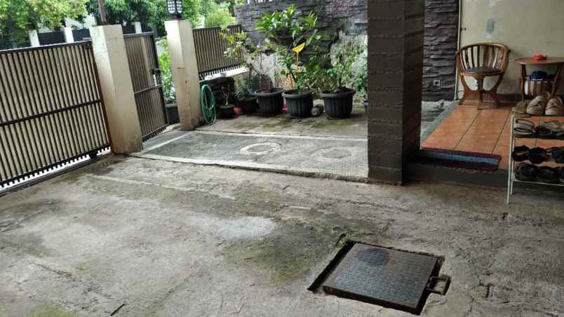 dijual rumah komplek puri dago antapani