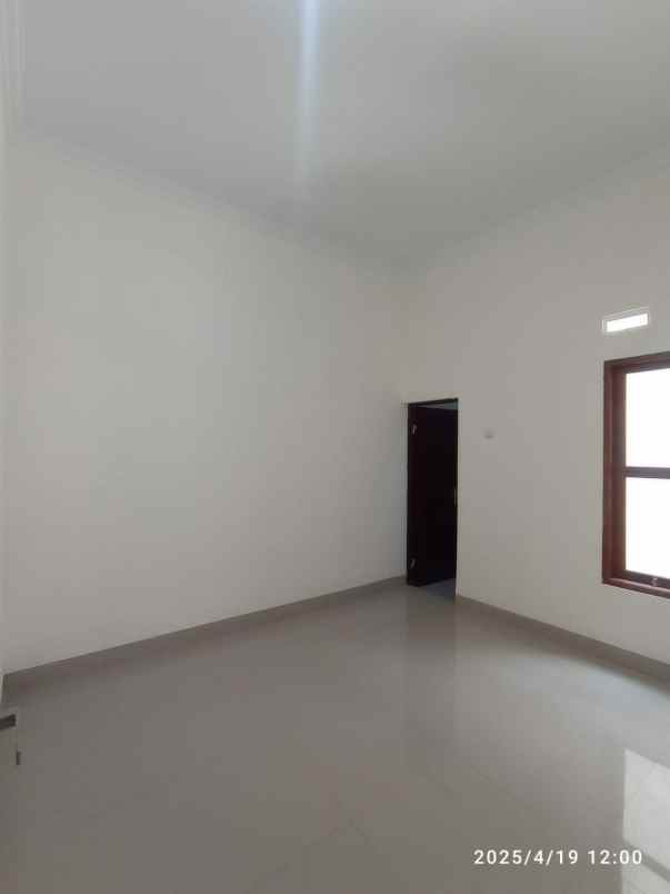 dijual rumah krapyak