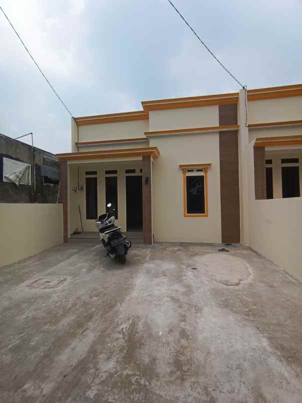dijual rumah kunciran indah tangerang