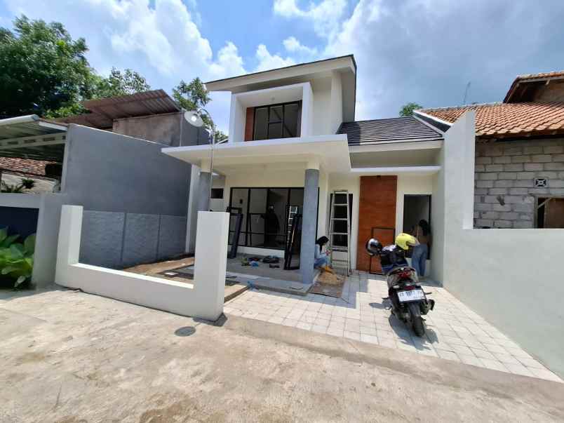 dijual rumah madurejo prambanan sleman