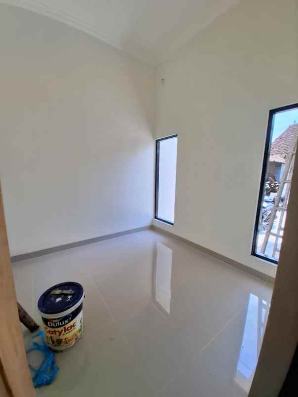 dijual rumah madurejo prambanan sleman