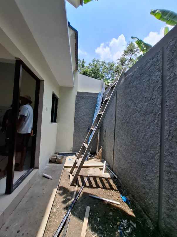 dijual rumah madurejo prambanan sleman